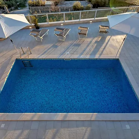 Villa Infinite *