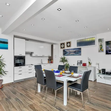 Villa Infinite