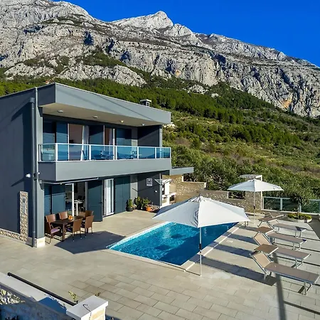 Villa Infinite *