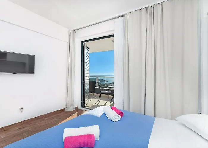 Infinite Vila Makarska